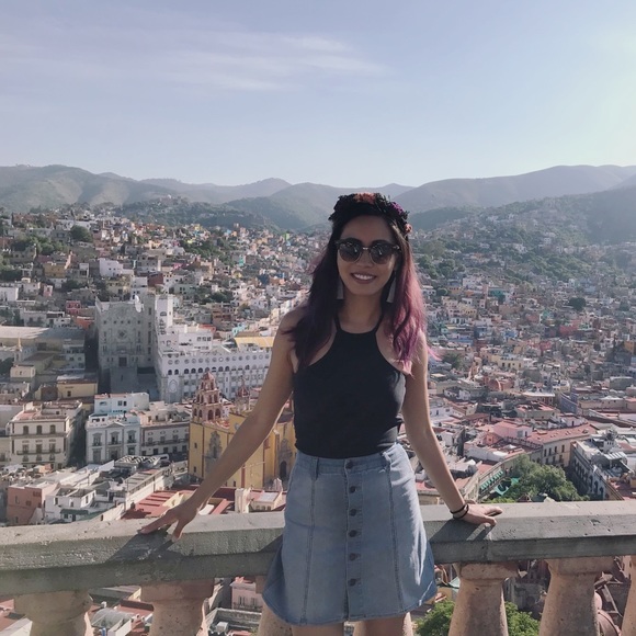 Meet your Posher, Jessica - Picture 1 of 1